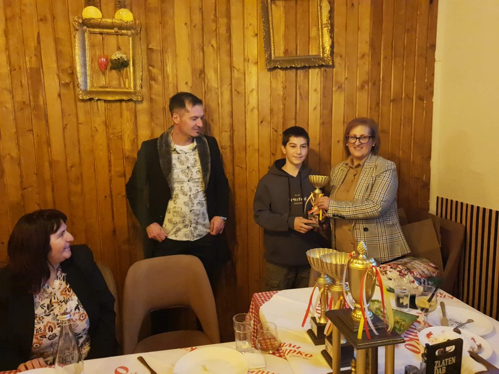 Свечено доделување награди на затвореното шаховско првенство во Македонска Каменица 7 605536596 1313210874167674 2917615417996593791 n 1