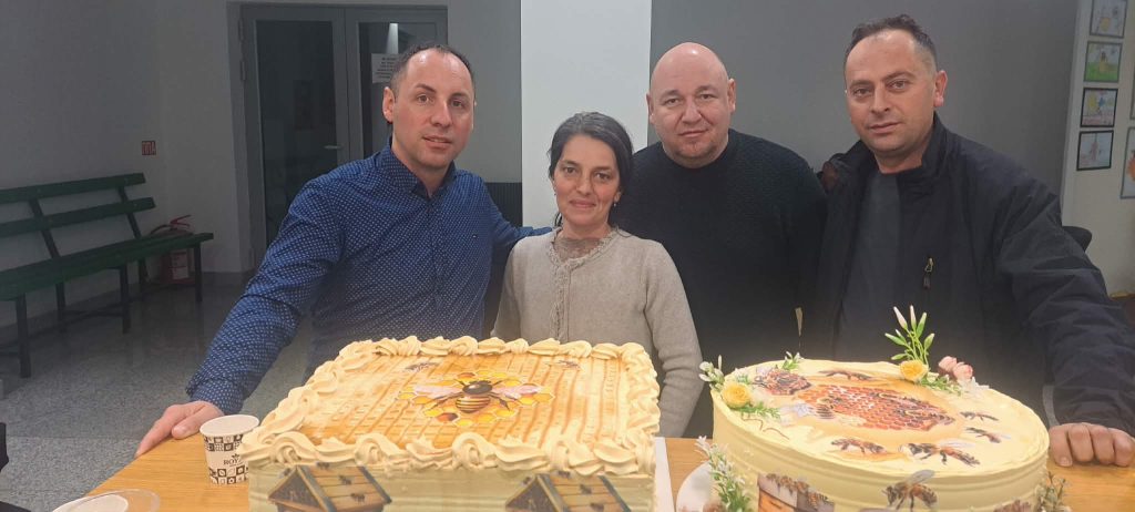 „Еко Кам Мед“ одбележа јубилеј со хуман гест – 520 тегли мед за ООУ „Кирил и Методиј“ 4 a99b6b4d 98b9 4738 a0f8 f878455fe1bc