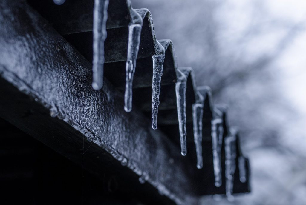 Временска прогноза: Ладен бран и слаби врнежи. 1 icicle 3013047 1280
