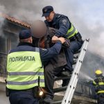 ПОЛИЦИЈАТА СПАСИ 80-ГОДИШЕН ЖИТЕЛ ОД ПОЖАР ВО МАКЕДОНСКА КАМЕНИЦА FB_IMG_1771253594188
